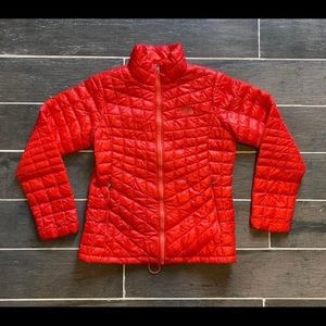 The North Face Women's Thermoball Jacket sz M, excellent used condition.